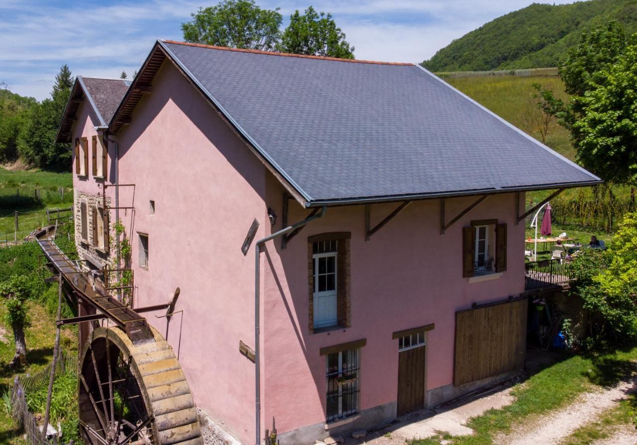 Le Moulin Rose Apartment Chirens Exterior photo
